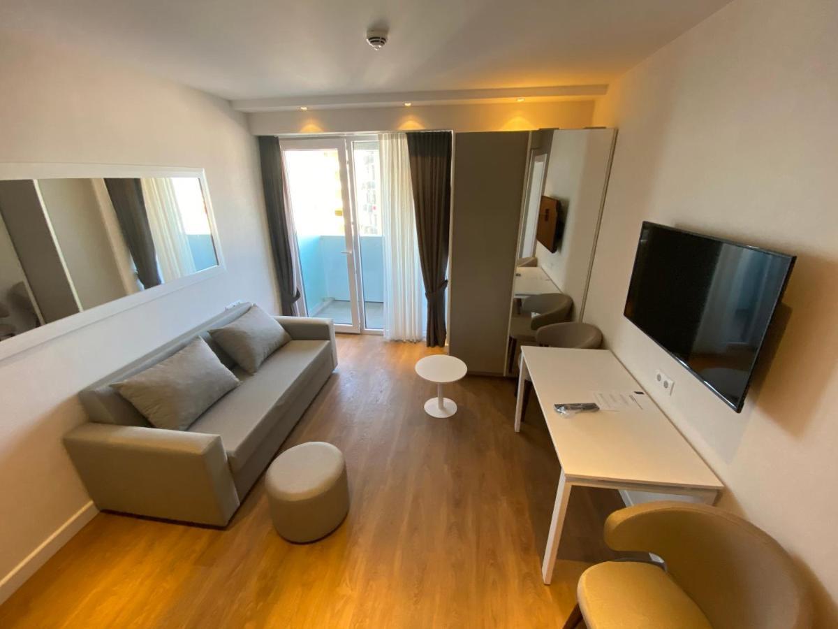Gq Apartments On First Line Batumi Exterior foto