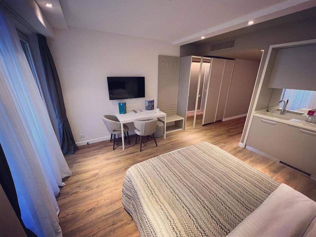 Gq Apartments On First Line Batumi Exterior foto